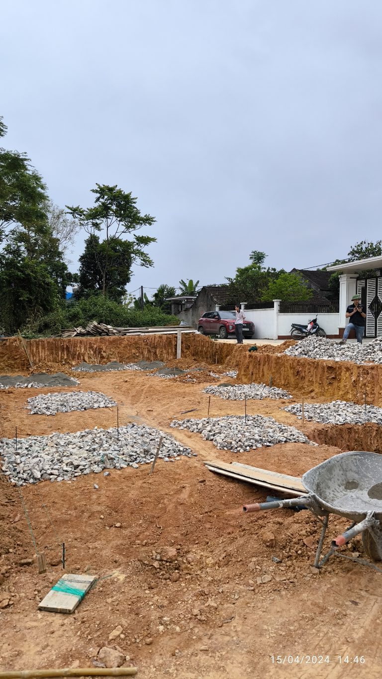 Nhà phố kẹp giữa hai nhà: cách để vẫn thoáng, đón gió